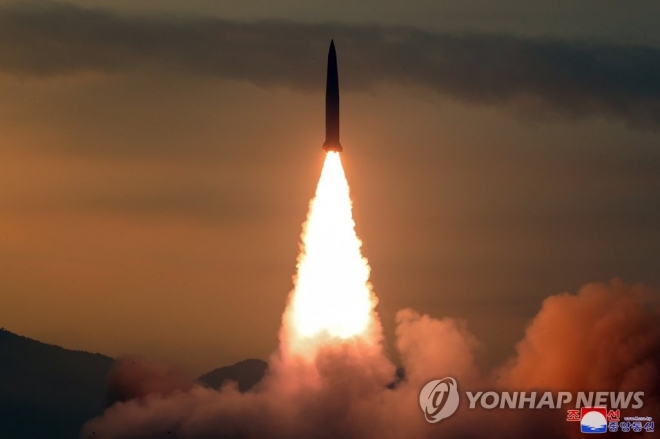 북한 탄도미사일 발사 장면. 평양 조선중앙통신 연합뉴스