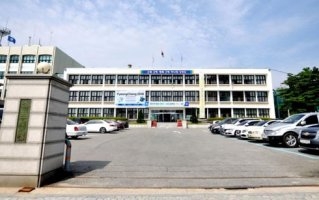 강원 속초시가 악취로 고통 받고 있는 시민들의 민원해결에 적극 나선다. 속초시청 전경. 속초시 제공