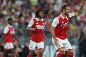 “파블로 마리, 괴한에게 칼에 찔렸다”