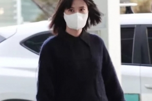 박은빈, 처음 보는 무표정 출국…검은 옷차림