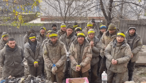 7일(현지시간) 우크라이나군 작전사령부는 제92기계화여단이 루한스크주 스바토베 전선에서 러시아 징집병 21명을 포로로 잡았다고 밝혔다. 2022.11.7  우크라 작전사령부