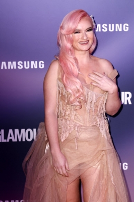 Grace Chatto poses for photographers upon arrival for the Glamour Women of the Year Awards in London, Tuesday, Nov. 8, 2022. AP 연합뉴스