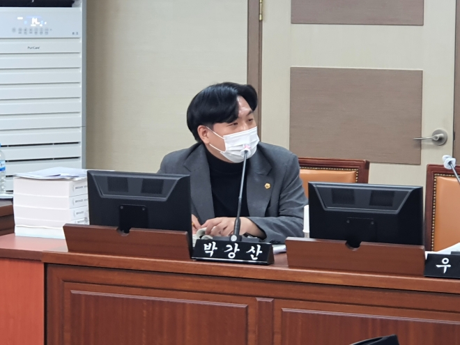 지난 4일 서울특별시의회 제315회 정례회 제3차 교육위원회 행정사무감사-박강산 서울시의원