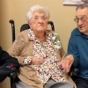 美 최고령 115세 할머니, 90세 딸과 생일 축하 ‘유 아 마이 선샤인’