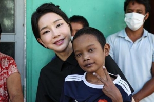 대통령실 “김건희 여사 심장병 아동 방문 때 조명 사용? 사실무근”