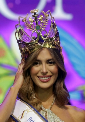 Beauty queen Sofia Osio Luna, 22, representative of the department of Atlantico is crowned as Miss Colombia 2022 at the Cartagena de Indias Convention Center, in Cartagena, Colombia, 13 November 2022.  EPA 연합뉴스