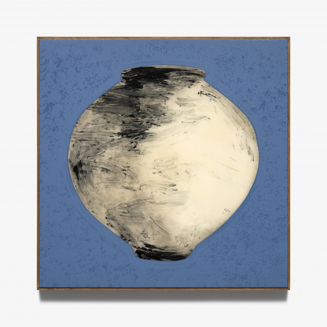 강익중 ‘달이 뜬다’ 강익중, Moon Jar, 2018-2022, 나무에 혼합재료, 187 x 187 x 10 cm  갤러리현대 제공