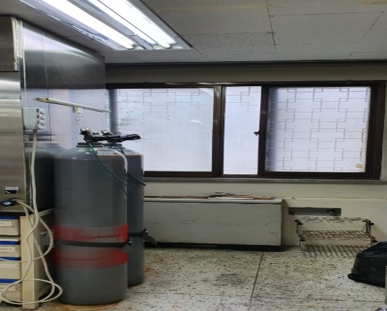 강북농수산물검사소 실험실 내 비치된 고압 가스통