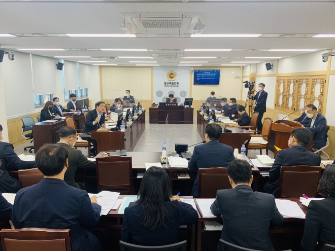 행정보건복지위원회 행정사무감사 사진. 경북도의회 제공