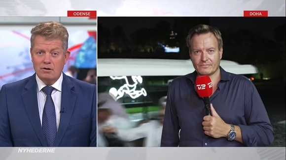 월드컵 개막을 닷새 앞둔 16일(현지시간) 덴마크 TV2 라스무스 탄톨트 기자가 카타르 도하에서 현지 분위기를 생방송으로 전하다 보안요원들 제지를 받았다. 2022.11.16  탄톨트 트위터