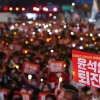 [포착] “尹 퇴진” 대규모 촛불…대통령실 에워싸기