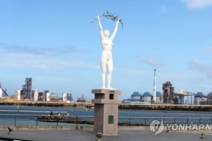 백사장 복구 공사 끝난 포항 송도해수욕장, 16년만에 재개장…294억원 투입