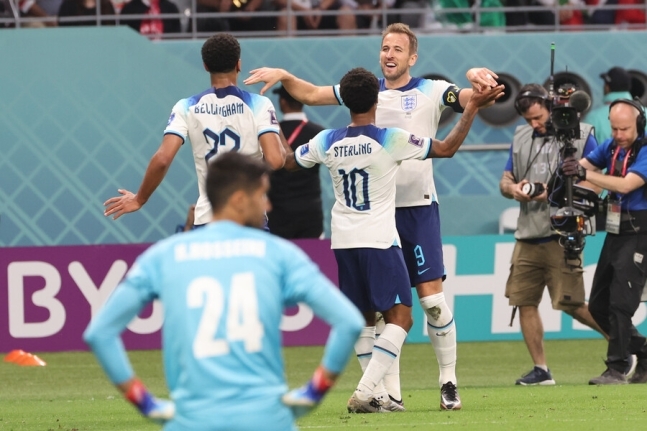 잉글랜드가 수비 축구의 대명사 이란을 6-2로 이겼다. 연합뉴스