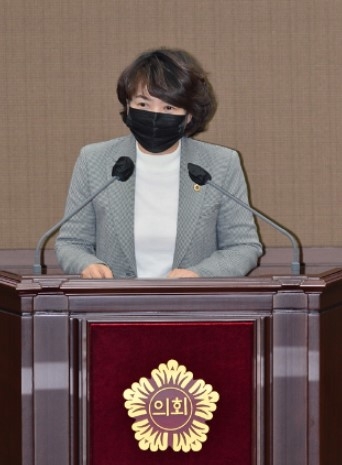 5분자유발언 중인 심미경 서울시의원