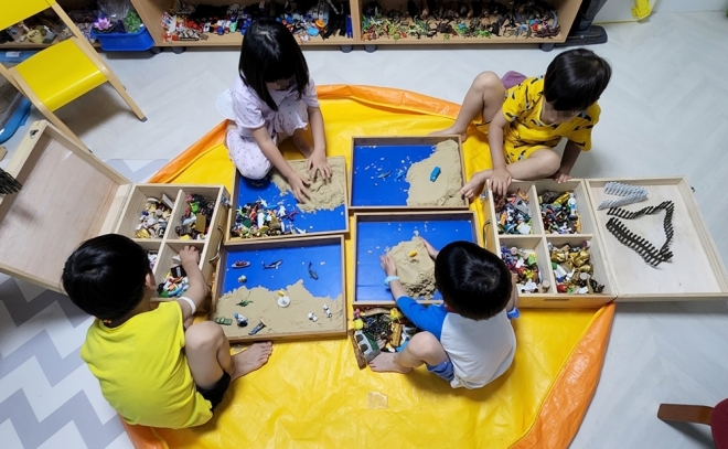 학대 피해 아동을 위해 서울 노원구가 마련한 영유아 전용 쉼터에서 아이들이 놀이를 하고 있다. 노원구 제공 