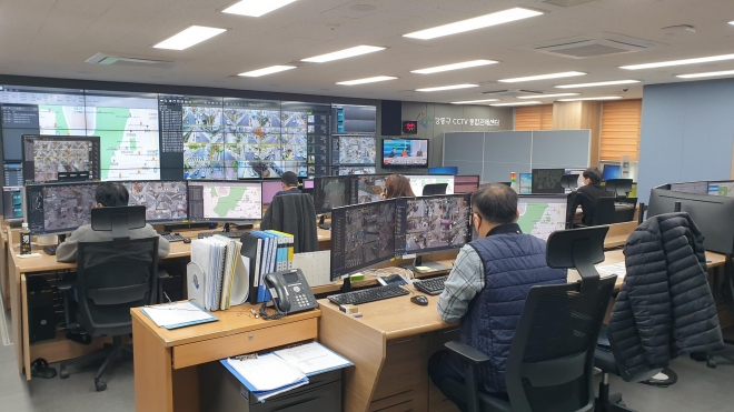 서울 강동구 CCTV 통합관제센터. 강동구 제공.