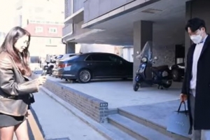 오윤아, 연하 남친 최초 공개? “가로수길 데이트”