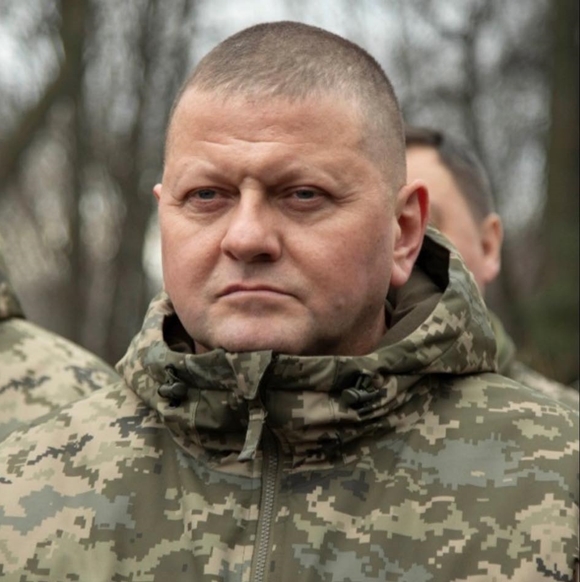 발레리 잘루즈니 우크라이나군 총사령관. 잘루즈니 페이스북