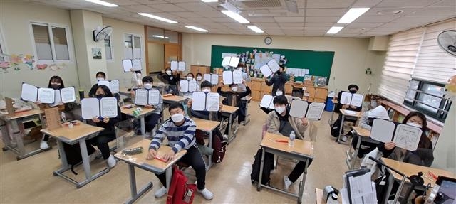 지난해 서울 마포구가 운영한 ‘건축문화교실’에 참여한 학생들의 모습. 마포구 제공