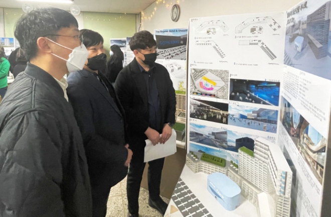 동강대 건축과는 최근 교내 이공관 2층 특별전시실에서 ‘제46회 건축디자인전& 캡스톤디자인 경진대회’를 개최했다. 동강대 제공 