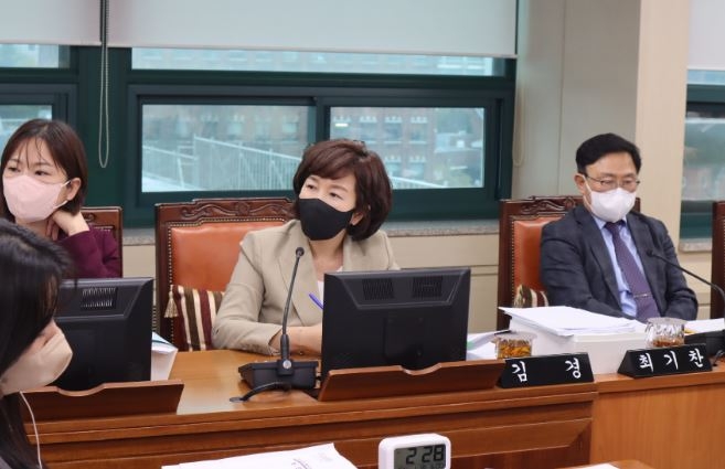 김경 서울시의원(가운데)