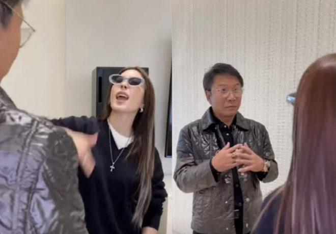 보아 챌린지 유튜브 영상에 함께한 이수만 총괄 프로듀서