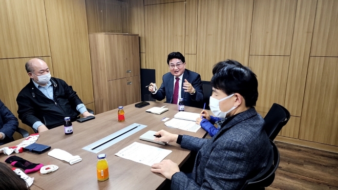 홍국표 서울시의원, 도봉구 양말산업 종사자 간담회 개최