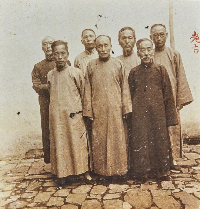 1935년 11월 7일 중국 저장성 자싱에서 제1회 국무회의를 기념한 임시정부 이동녕 주석.