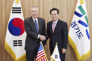 김동연 경기지사, 도청 방문한 골드버그 美대사와 ‘혁신경제 협력관계‘ 논의