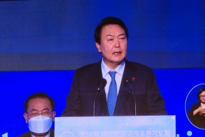 尹대통령 지지율 41.5%…5개월만에 40% 웃돌아