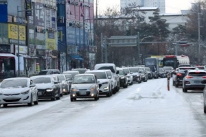 1㎝ 눈에 출근길 마비… 한때 ‘제설 제왕’ 청주의 엉터리 출동