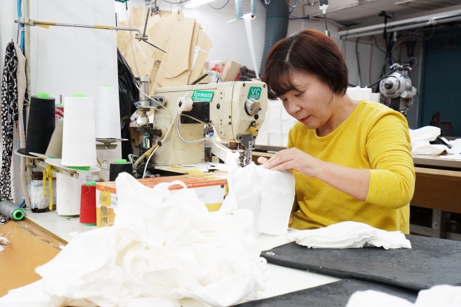 봉체업체 작업자 자료사진. 동대문구 제공.