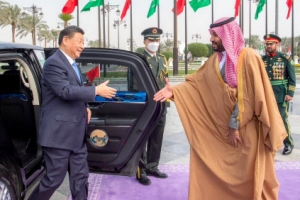 국빈 방문한 시진핑 환대하는 사우디 무함마드