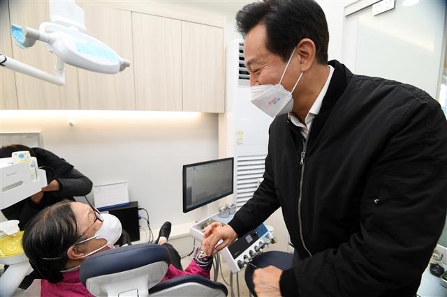 오세훈 시장 ‘쪽방촌 치과’ 개소식 참석 오세훈 시장 ‘쪽방촌 치과’ 개소식 참석