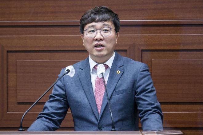 5분 자유발언중인 경북도의회 조용진 의원. 경북도의회 제공