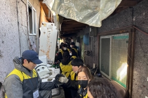 예비 사회적기업 케어링, 연탄배달 봉사 진행 “어르신들에게 가까이”