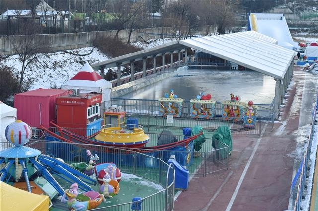 서울 노원구 중랑천 눈썰매장 모습. 노원구 제공