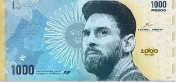 아르헨티나가 자국 영웅 리오넬 메시(35·파리 생제르맹)의 얼굴을 지폐에 새기는 것을 고려하고 있다. 스포츠 매체 ‘스포츠 바이블’ 트위터 캡처