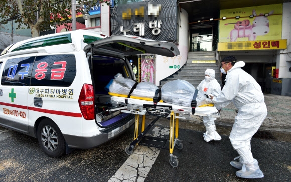 23일 오후 대구 동구 한 성인텍에서 방화로 추정되는 화재가 발생해 1명이 사망하고 2명의 부상자가 발생했다. 2022.12.23. 뉴시스