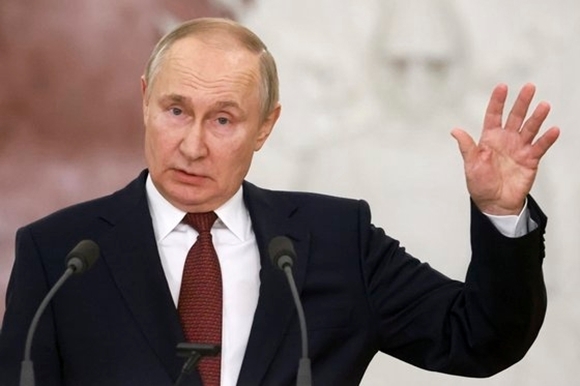 22일(현지시간) 블라디미르 푸틴 러시아 대통령이 크렘린궁에서 열린 기자회견에서 발언하고 있다. 2022.12.22  AP 연합뉴스