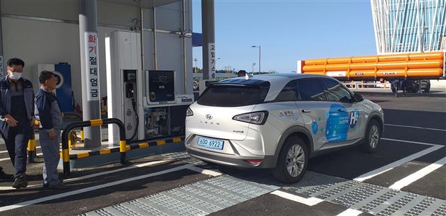 지난 9월 시범운영을 거쳐 본격 상업운영에 들어간 수소충전복합스테이션. 삼척시 제공