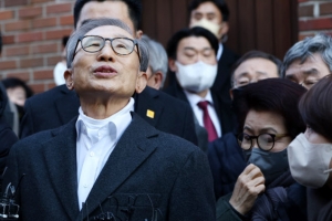 이명박 전 대통령 “국민께 송구… 대한민국 위해 기도할 것”