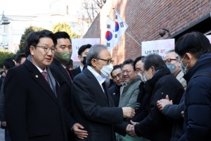 MB 예방 권성동, “尹 정부 성공 뒷받침 잘하라 말씀하셨다”