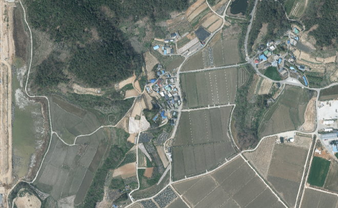 옥토끼가 달을 바라보는 모습의 지명인 전남 무안군 망월동 마을 