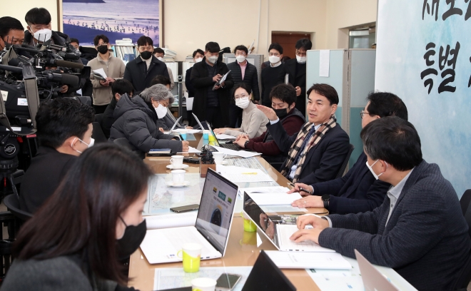 김진태 강원지사는 2일 도청 브리핑룸에서 신년 기자간담회를 갖고 강원특별자치도 비전에 대해 설명했다. 강원도 제공