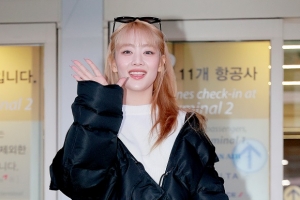 (여자)아이들 민니, 머리부터 발끝까지 완벽한 알렉산더 맥퀸 공항패션