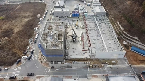 이치투가 충남 계룡시에 건설 중인 330MWh 규모의 신규 생산사업장. 에이치투 제공
