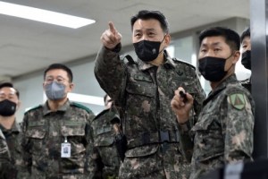 [사설] 용산까지 뚫린 軍, 말로만 엄정대응인가