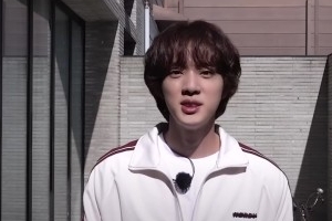 ‘훈련 중인데?’ BTS 진, 깜짝 영상 편지