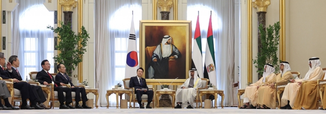 한-UAE 확대회담 갖는 윤석열 대통령